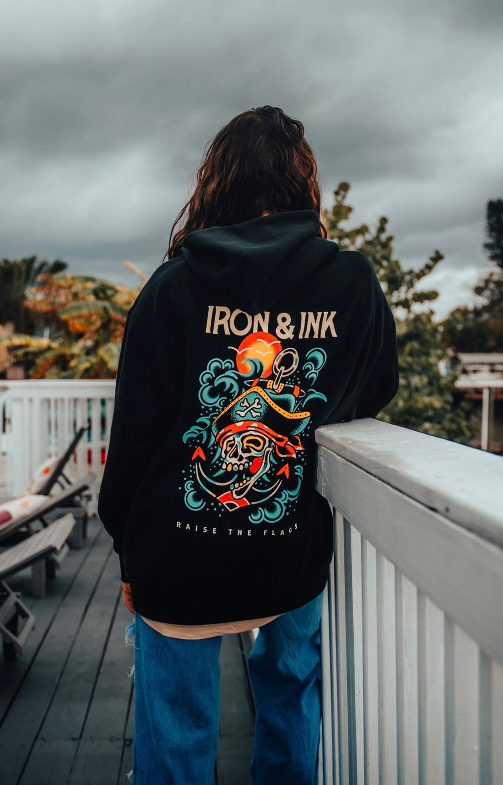 Raise the flags hoodie- Black