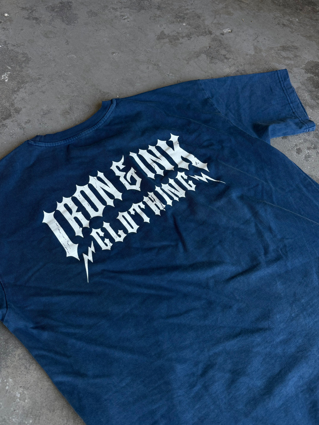 "bolt" garment dyed shirt- Cobalt blue